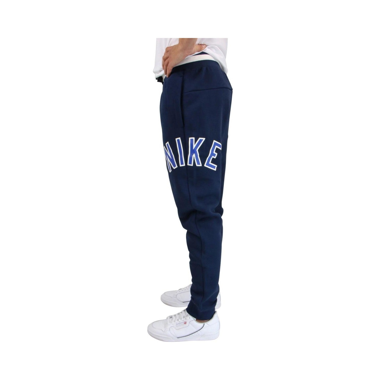 nike air jogger loose fit