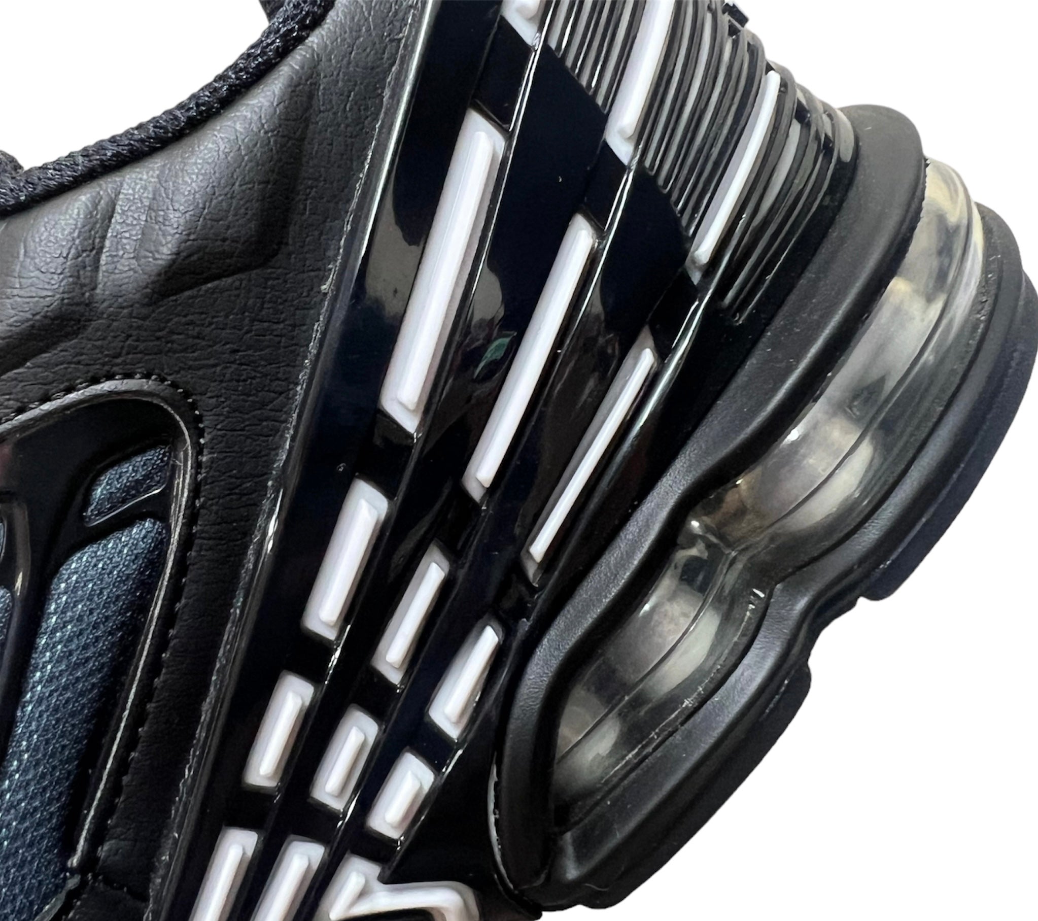 nike air max plus 3 black metallic