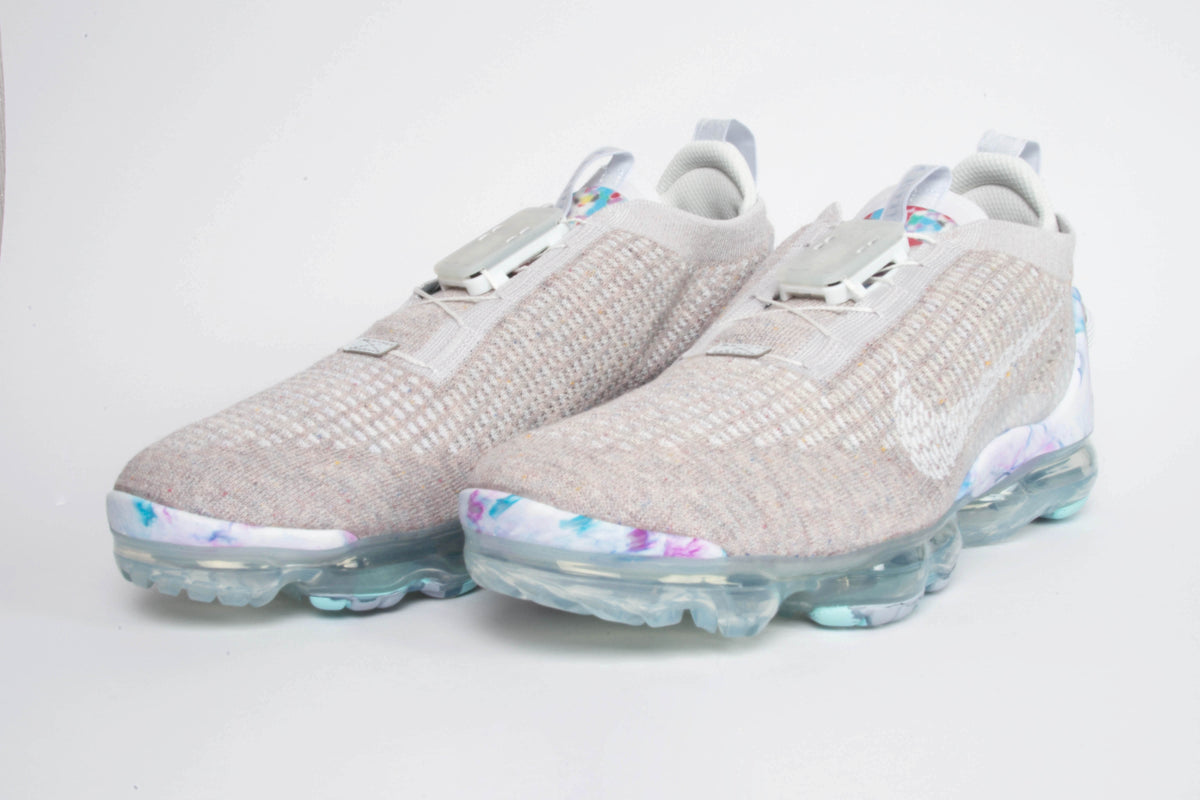 The Nike Air VaporMax Flyknit 2020 model from a frontal angle.