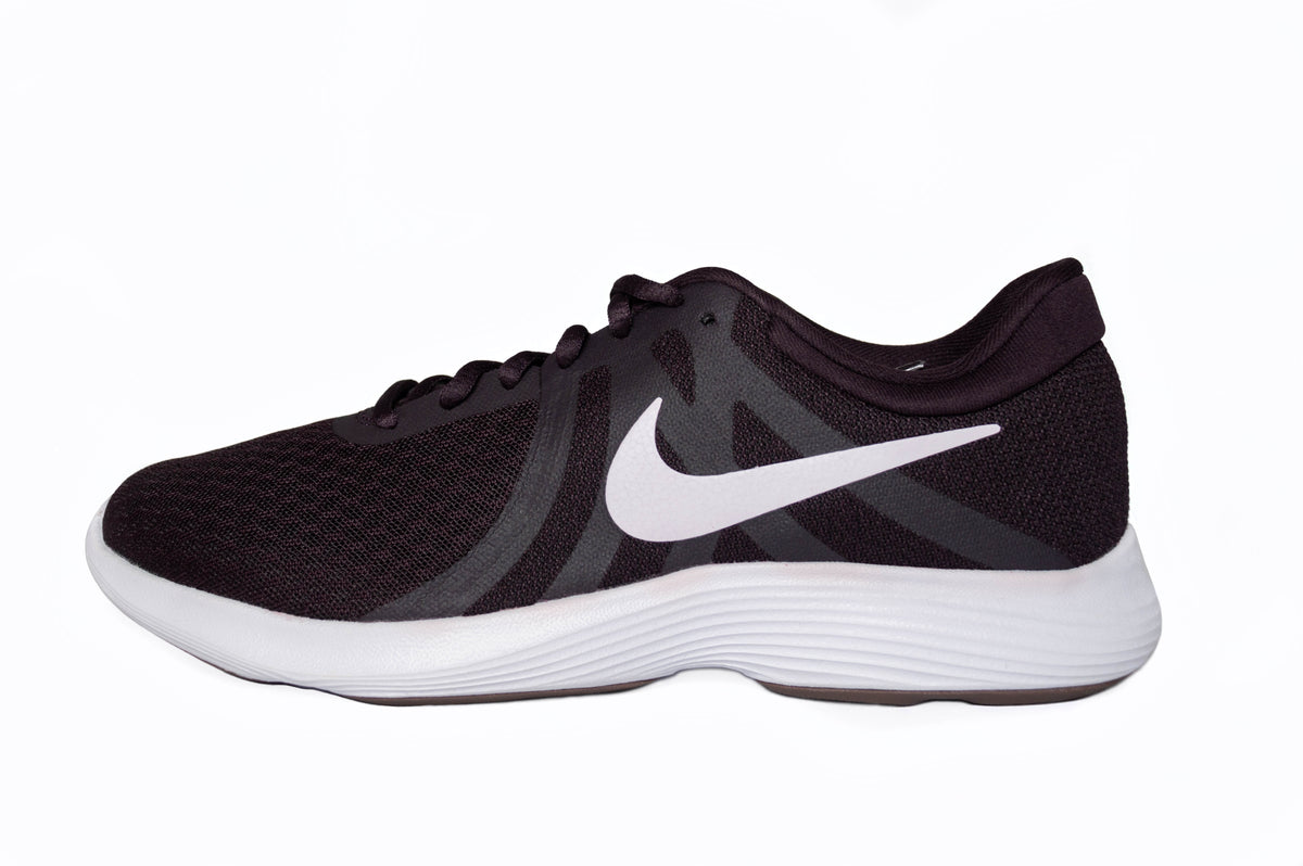 Nike Revolution 4
